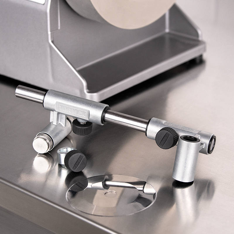 RBS-140_infront_of_T-2_800x800